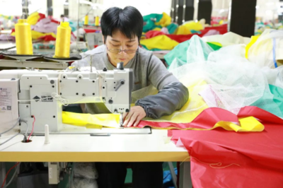 假期露營帶火息縣消費(fèi)新場景 戶外用品銷售迎來熱潮